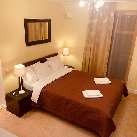 Aina Hotel Сигулда Екстериор снимка