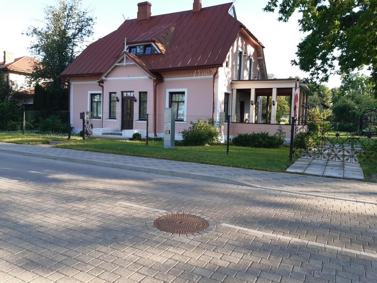 Aina Hotel Сигулда Екстериор снимка